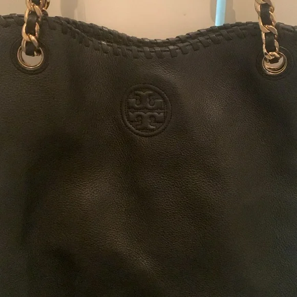 Tory Burch Black leather Slouch Bag with Gold Chain - Picture 2 of 8
